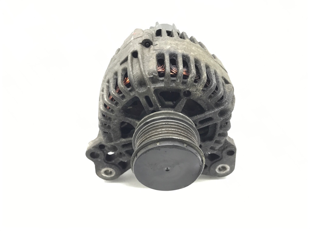 Генератор бу для Volkswagen Caddy 2.0 SDi, 2008 г.