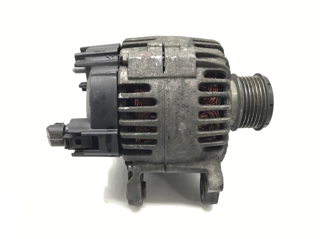 Генератор бу для Volkswagen Caddy 2.0 SDi, 2008 г. Генератор бу для Volkswagen Caddy 2.0 SDi, 2008 г.