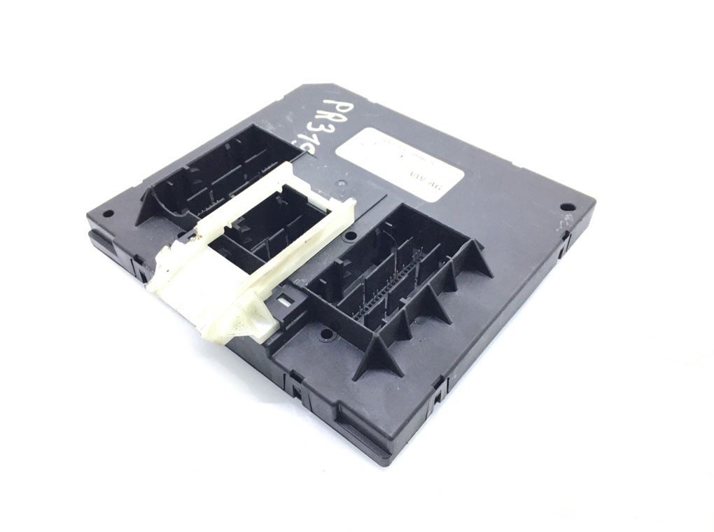 Блок комфорта бу для Skoda Octavia A7 1.6 TDi, 2014 г. Блок комфорта бу для Skoda Octavia A7 1.6 TDi, 2014 г.