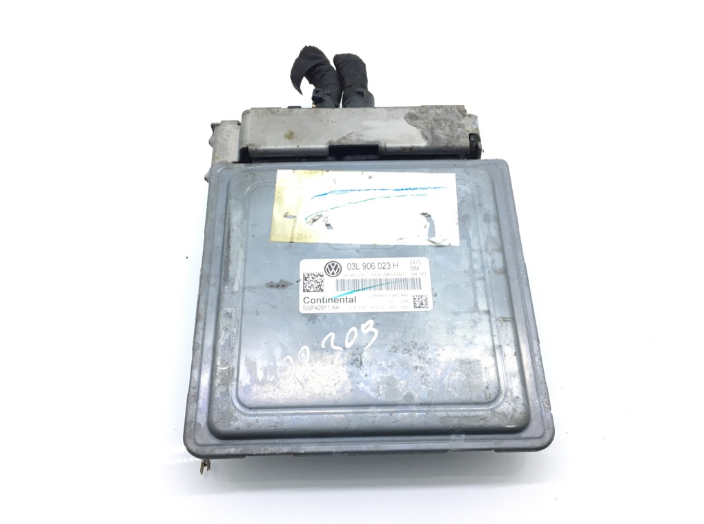 Блок управления двигателем бу для Volkswagen Jetta 5 1.6 TDi,  2010 г.