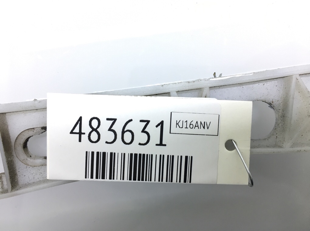 Кронштейн крепления бампера переднего бу для Citroen C4 Picasso 2 1.6 HDi, 2016 г. Кронштейн крепления бампера переднего бу для Citroen C4 Picasso 2 1.6 HDi, 2016 г.