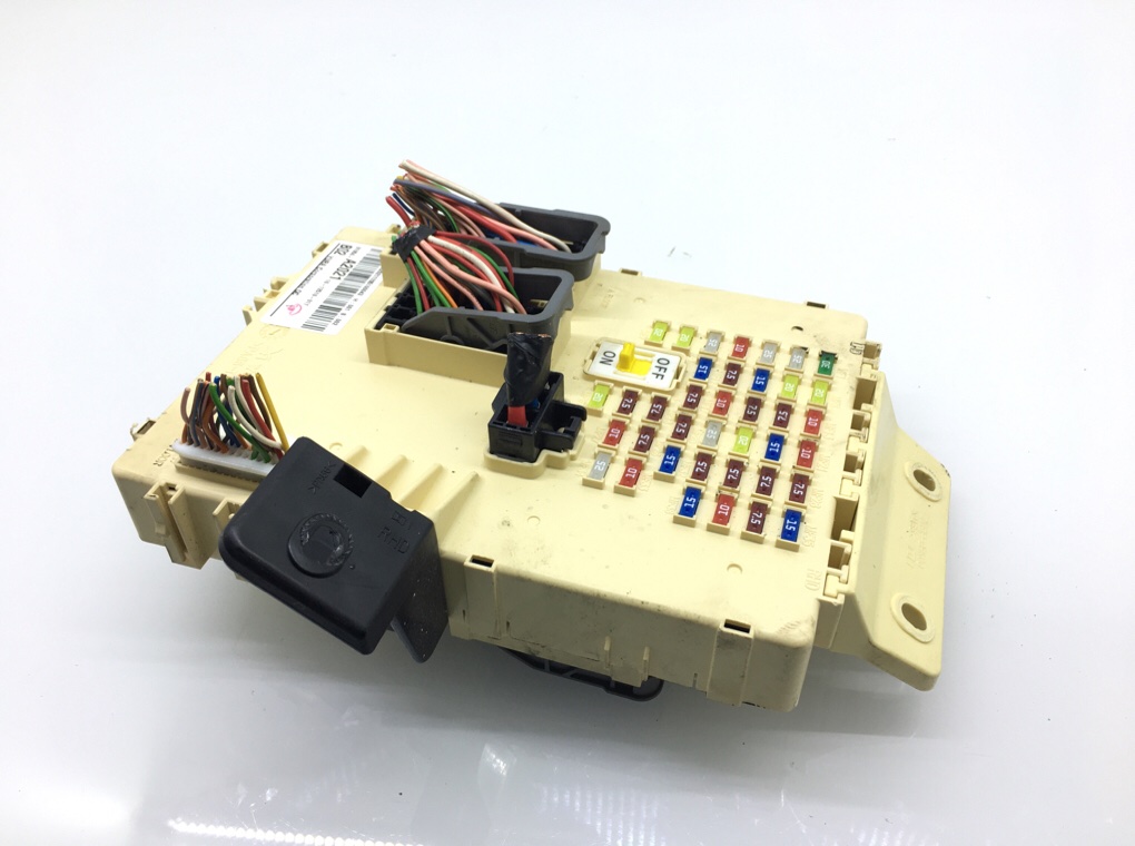 Блок предохранителей бу для Kia Ceed 2 1.6 GDi, 2012 г. Блок предохранителей бу для Kia Ceed 2 1.6 GDi, 2012 г.