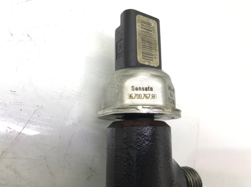 Топливная рампа бу для Ford Focus 3 1.6 TDCi, 2012 г. Топливная рампа бу для Ford Focus 3 1.6 TDCi, 2012 г.