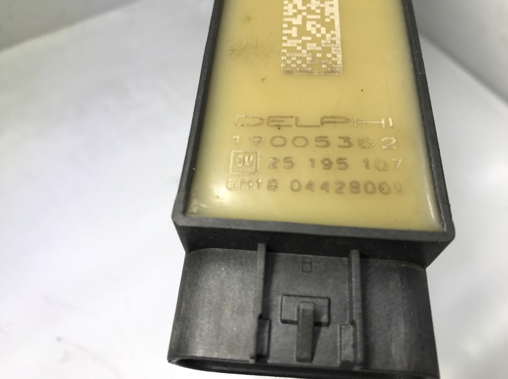 Катушка зажигания бу для Opel Corsa D 1.4 i,  2013 г.