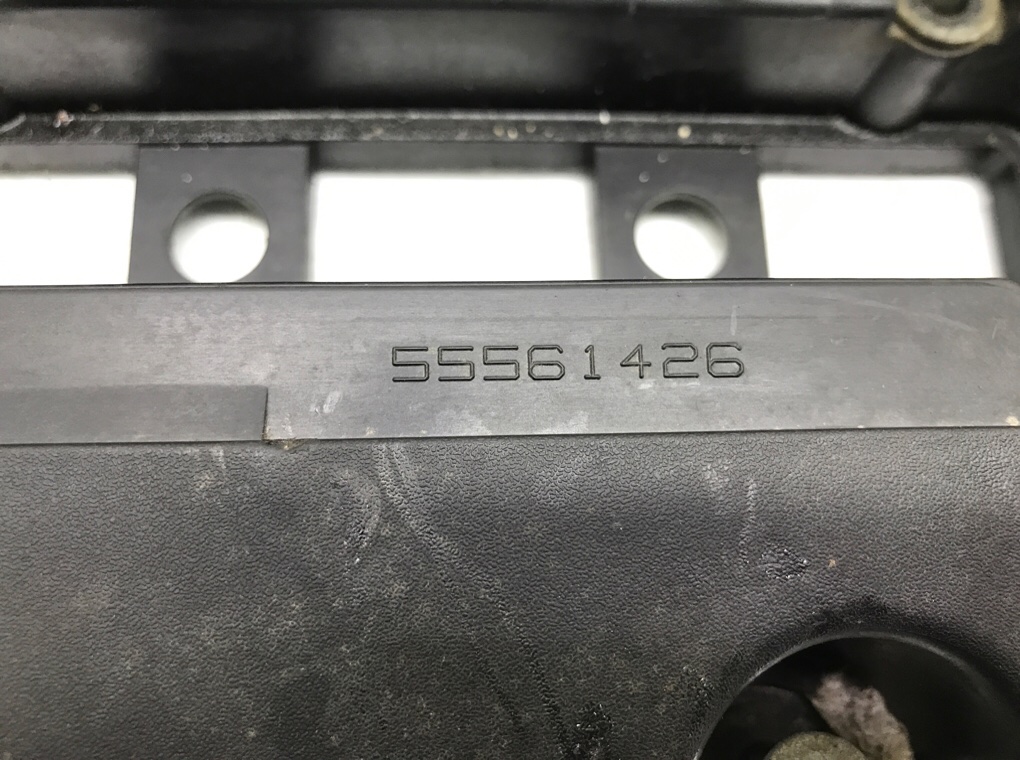 Клапанная крышка бу для Opel Corsa D 1.4 i,  2013 г.