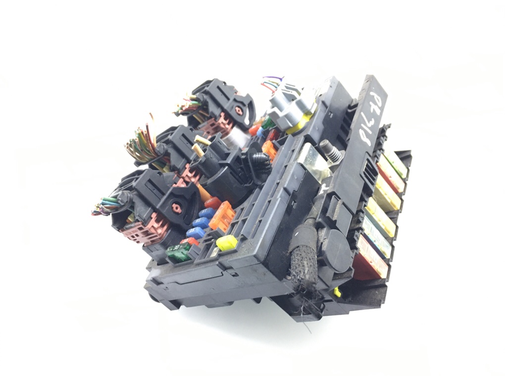 Блок предохранителей бу для Peugeot 308 T7 1.6 HDi,  2010 г.