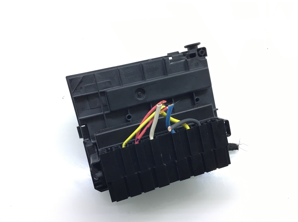 Блок предохранителей бу для Peugeot 308 T7 1.6 HDi,  2010 г.