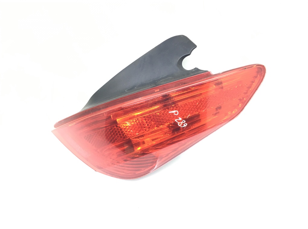 Фонарь задний правый бу для Peugeot 308 T7 1.6 i,  2011 г.