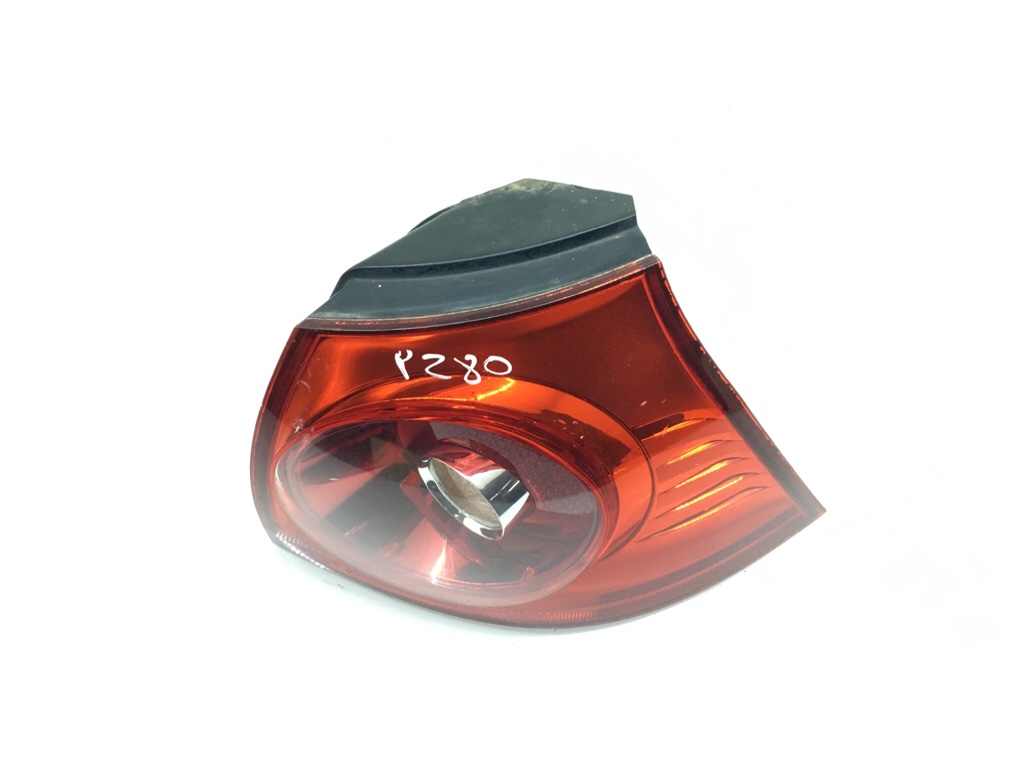 Фонарь задний правый бу для Volkswagen Golf 5 1.6 FSI,  2006 г.