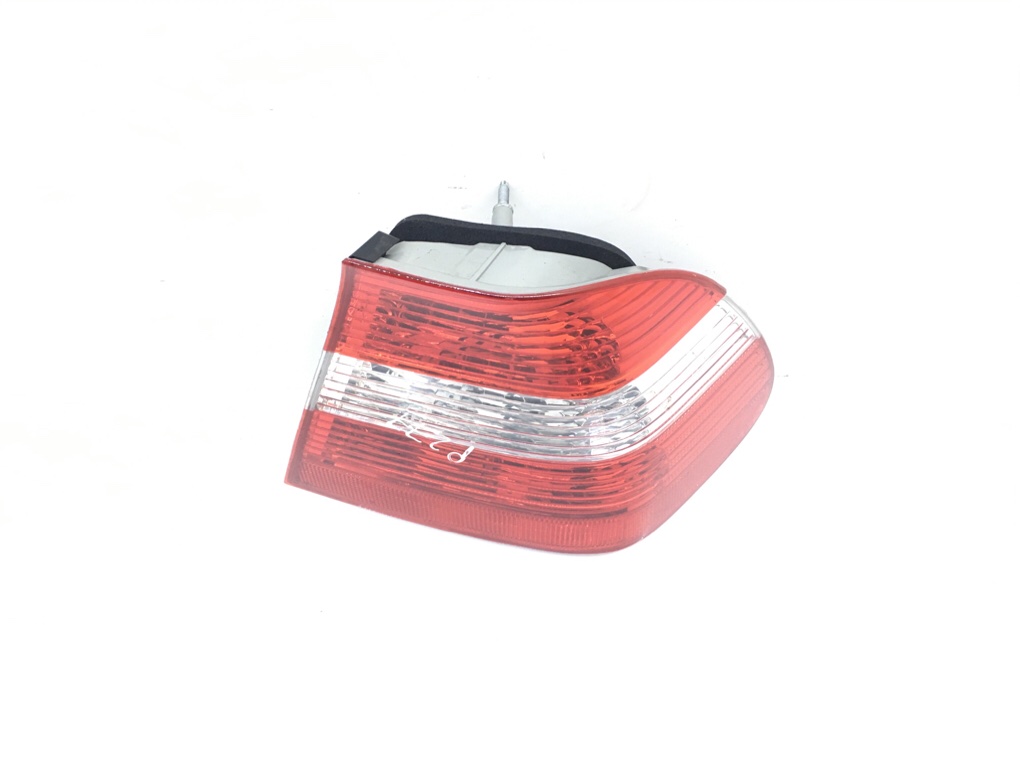 Фонарь задний правый бу для BMW 3 E46 2.0 TD, 2004 г. Фонарь задний правый бу для BMW 3 E46 2.0 TD, 2004 г.