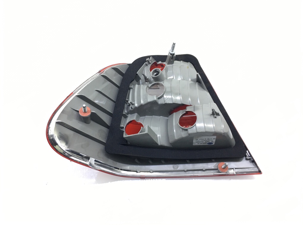 Фонарь задний правый бу для BMW 3 E46 2.0 TD, 2004 г. Фонарь задний правый бу для BMW 3 E46 2.0 TD, 2004 г.