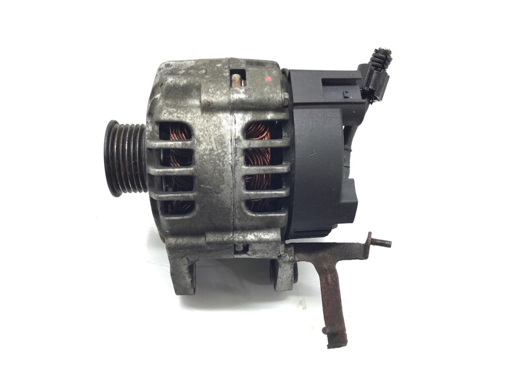 Генератор бу для Volkswagen Polo 4 1.2 i, 2002 г.