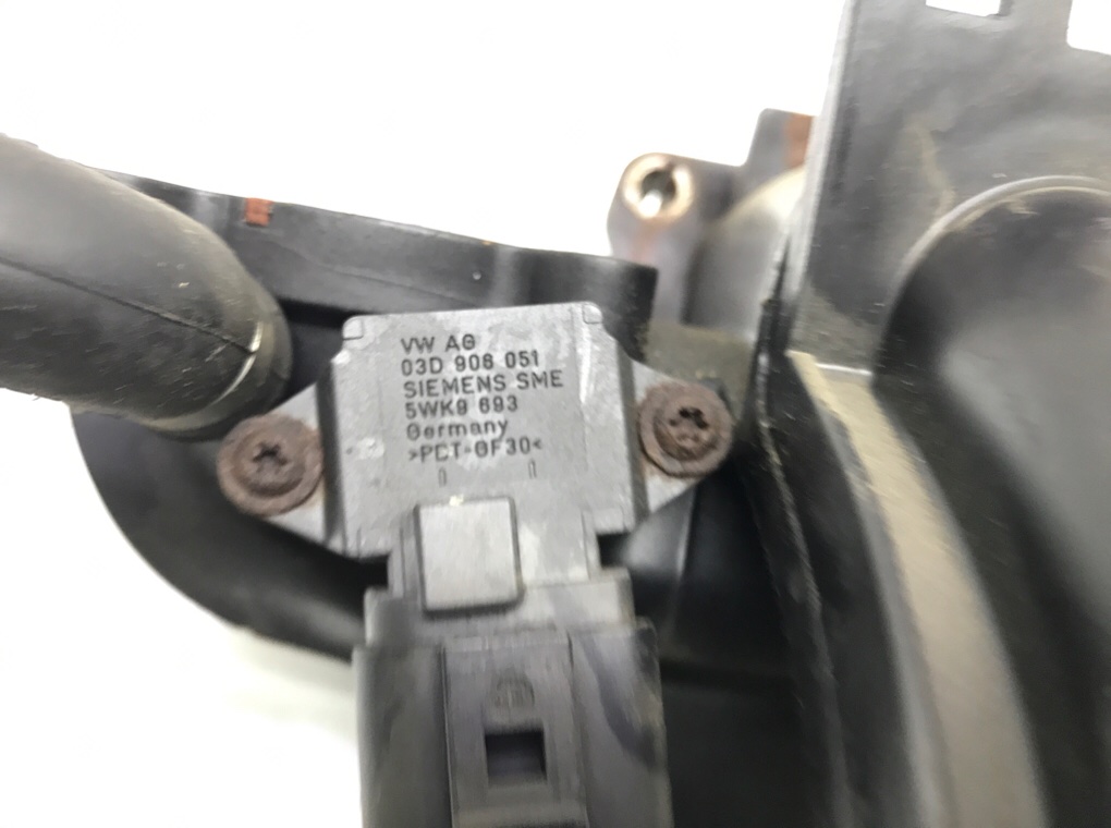 Коллектор впускной бу для Volkswagen Polo 4 1.2 i, 2002 г. Коллектор впускной бу для Volkswagen Polo 4 1.2 i, 2002 г.