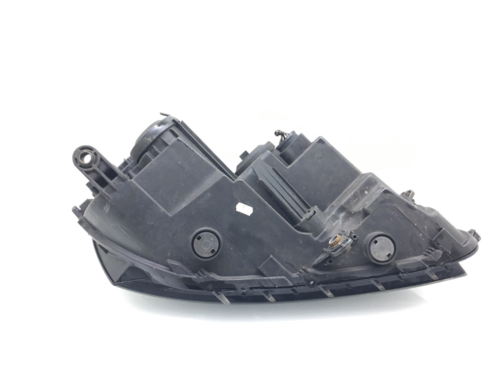 Фара левая бу для Volkswagen Passat B7 1.6 TDi, 2014 г. Фара левая бу для Volkswagen Passat B7 1.6 TDi, 2014 г.