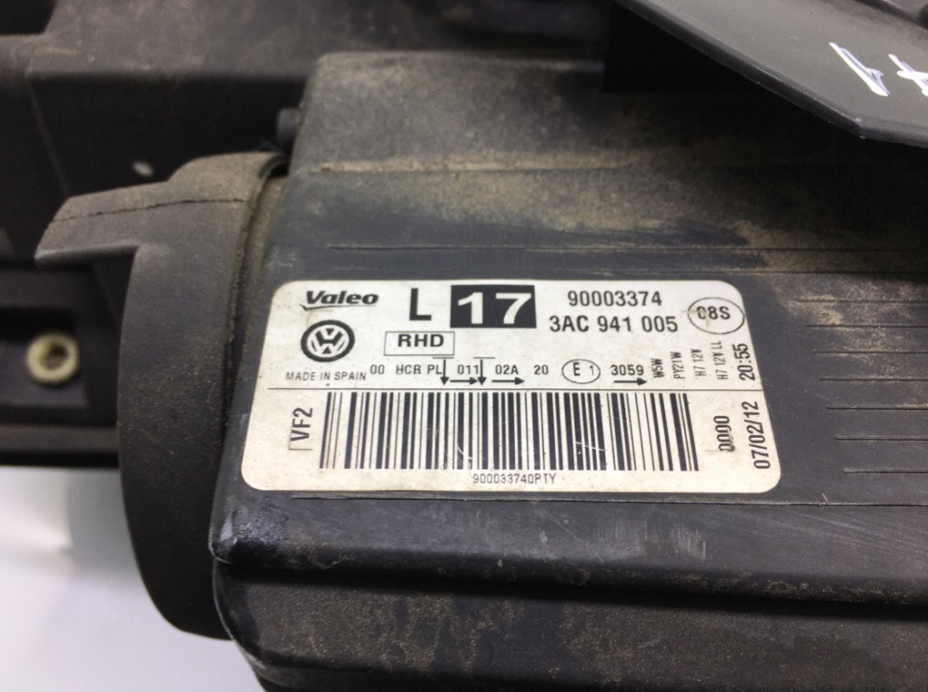 Фара левая бу для Volkswagen Passat B7 1.6 TDi, 2014 г. Фара левая бу для Volkswagen Passat B7 1.6 TDi, 2014 г.