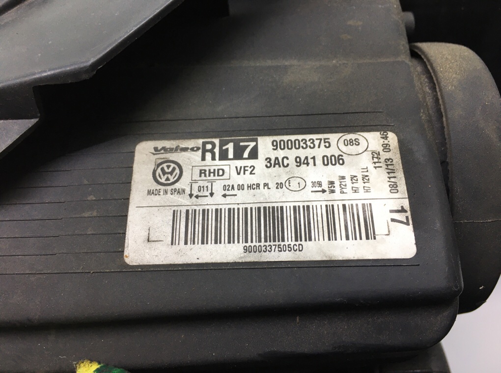 Фара правая бу для Volkswagen Passat B7 1.6 TDi, 2014 г. Фара правая бу для Volkswagen Passat B7 1.6 TDi, 2014 г.