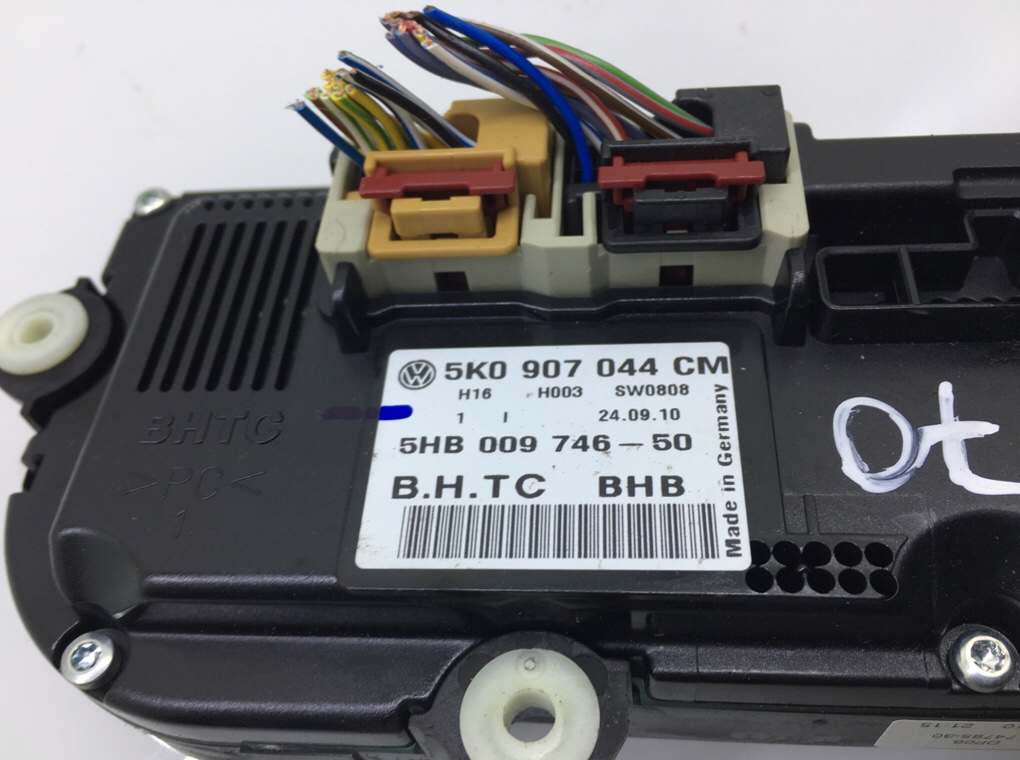 Блок управления печки/климат-контроля бу для Volkswagen Touran  2.0 TDi,  2011 г.