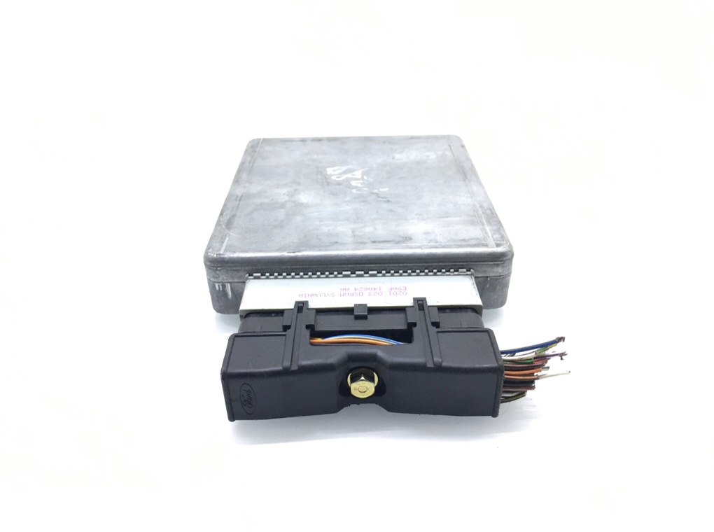 Блок управления двигателем бу для Ford Focus 1 1.6 i, 2002 г. Блок управления двигателем бу для Ford Focus 1 1.6 i, 2002 г.