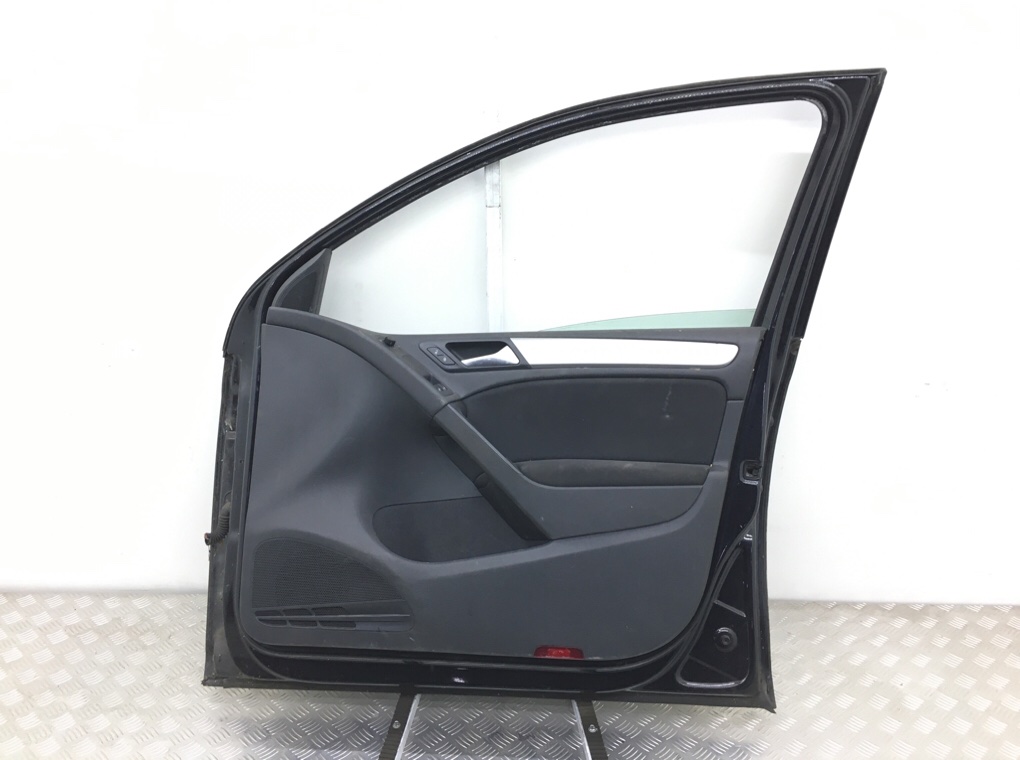 Дверь передняя правая бу для Volkswagen Golf 6 2.0 TDi, 2008 г. Дверь передняя правая бу для Volkswagen Golf 6 2.0 TDi, 2008 г.