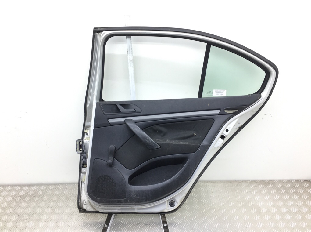 Дверь задняя правая бу для Skoda Octavia A5 1.4 i,  2004 г.