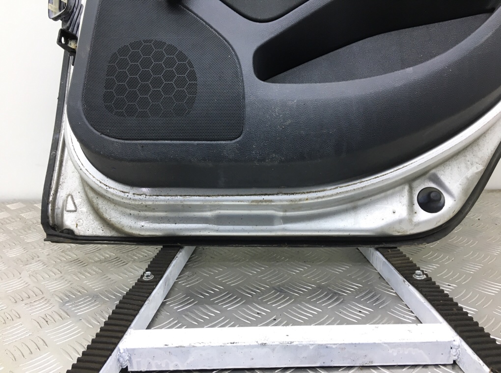 Дверь задняя правая бу для Skoda Octavia A5 1.4 i,  2004 г.