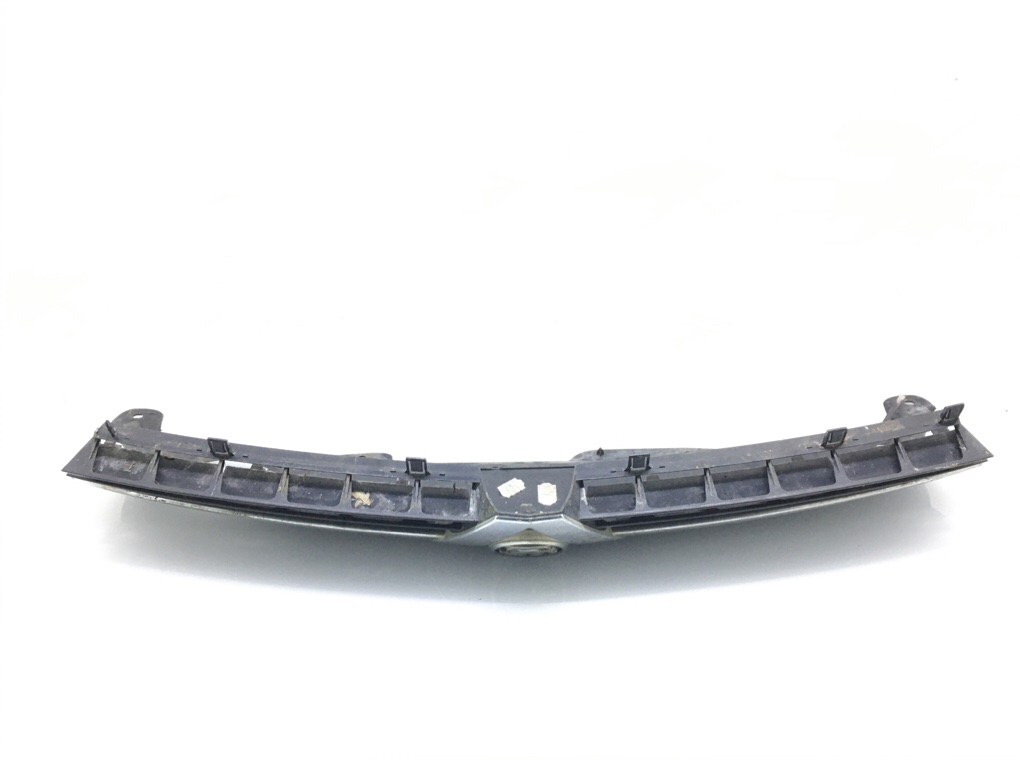 Решетка радиатора бу для Opel Astra H Z16XEP,  2004 г.