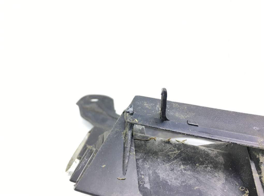 Решетка радиатора бу для Opel Astra H Z16XEP,  2004 г.