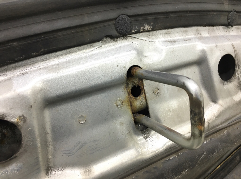 Капот бу для Mazda 5  3 1.6 TD,  2014 г.