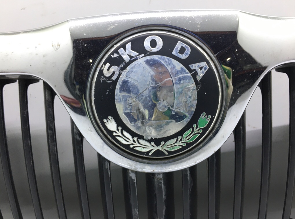 Решетка радиатора бу для Skoda Octavia A5 1.9 TDi, 2009 г. Решетка радиатора бу для Skoda Octavia A5 1.9 TDi, 2009 г.