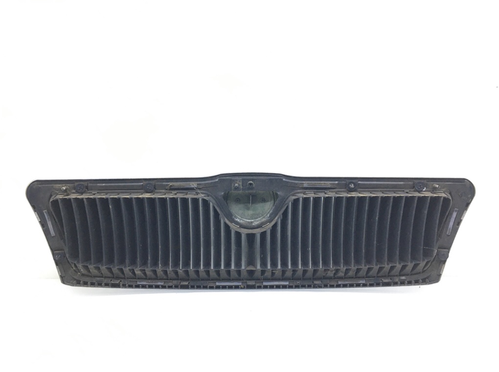 Решетка радиатора бу для Skoda Octavia A5 1.4 i, 2004 г. Решетка радиатора бу для Skoda Octavia A5 1.4 i, 2004 г.