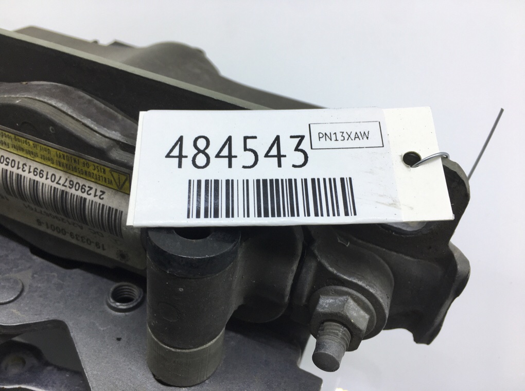 Петля капота левая бу для Mercedes E C207 2.2 CDi, 2013 г. Петля капота левая бу для Mercedes E C207 2.2 CDi, 2013 г.