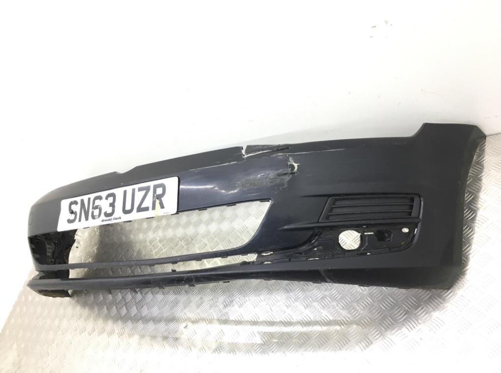 Бампер передний бу для Volkswagen Golf 7 1.6 TDi,  2013 г.