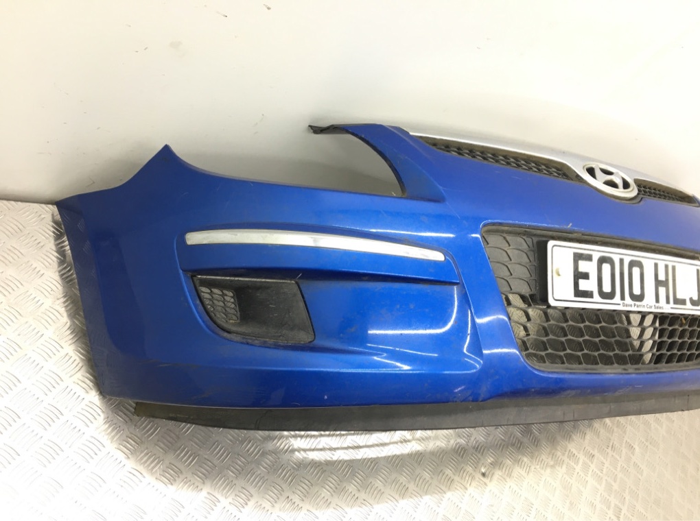 Бампер передний бу для Hyundai I30  1.6 i,  2010 г.