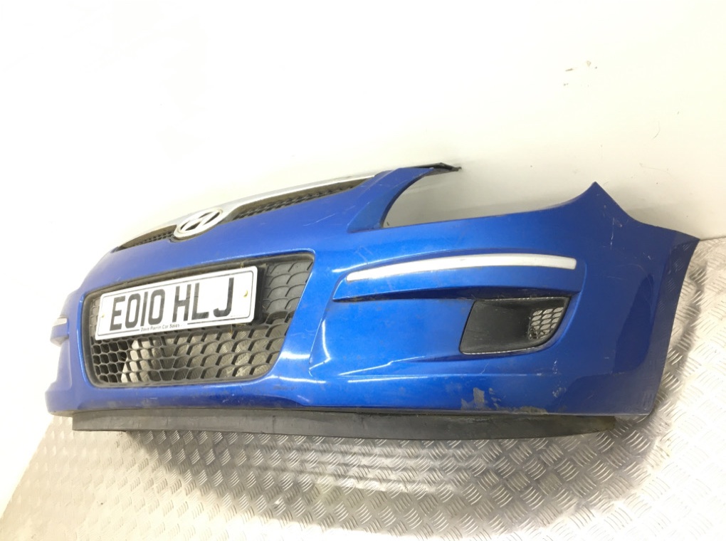 Бампер передний бу для Hyundai I30  1.6 i,  2010 г.