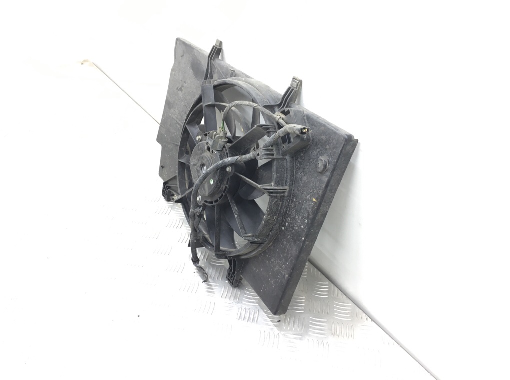 Вентилятор радиатора бу для Ford Fiesta 6 1.2 i, 2011 г. Вентилятор радиатора бу для Ford Fiesta 6 1.2 i, 2011 г.