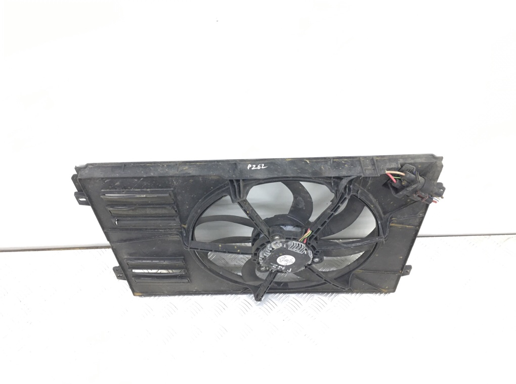 Вентилятор радиатора бу для Volkswagen Golf 6 1.6 TDi,  2011 г.