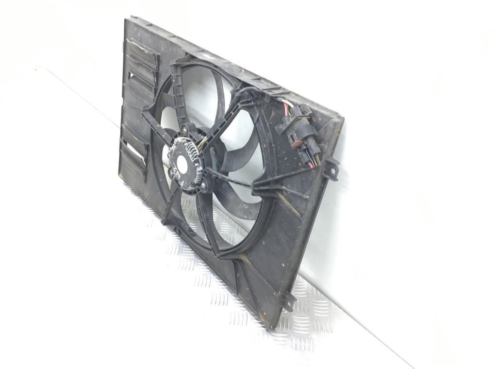 Вентилятор радиатора бу для Volkswagen Golf 6 1.6 TDi,  2011 г.