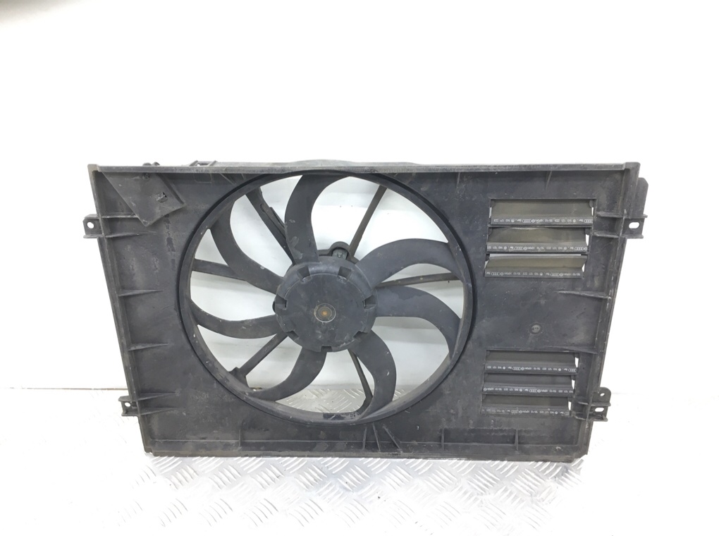 Вентилятор радиатора бу для Volkswagen Golf 6 1.6 TDi,  2011 г.