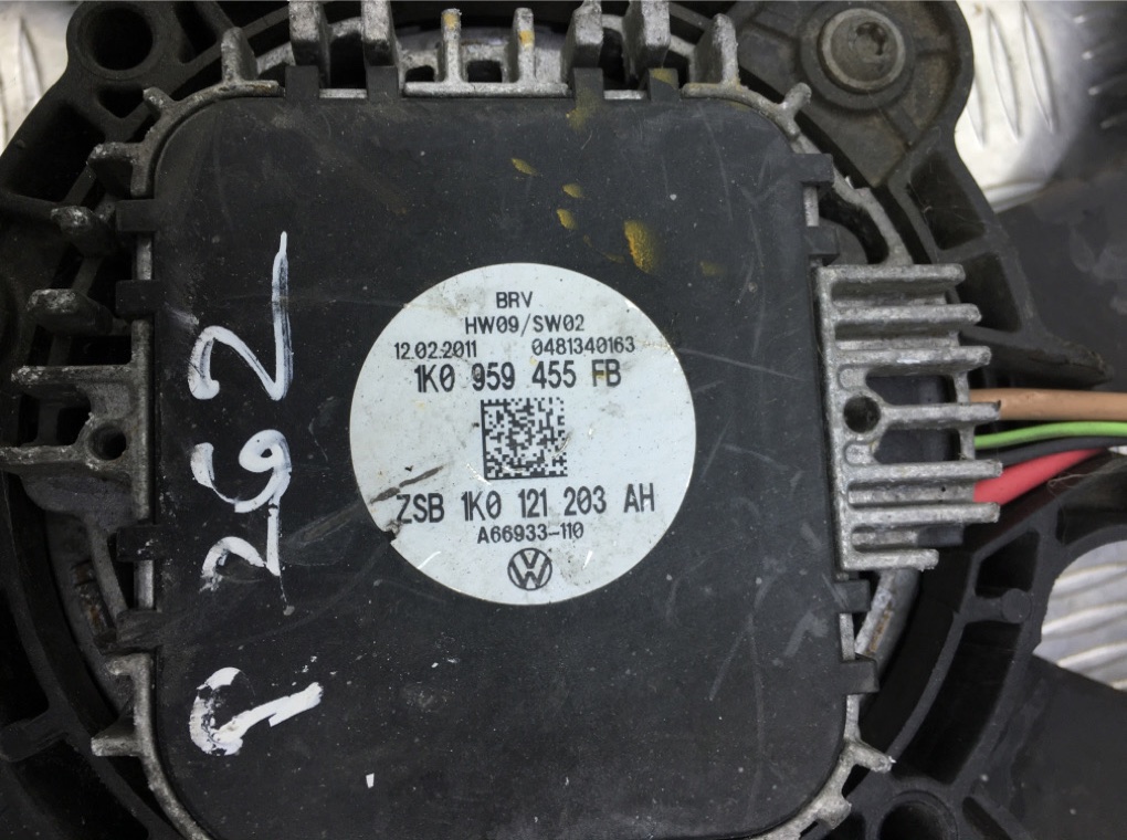 Вентилятор радиатора бу для Volkswagen Golf 6 1.6 TDi,  2011 г.