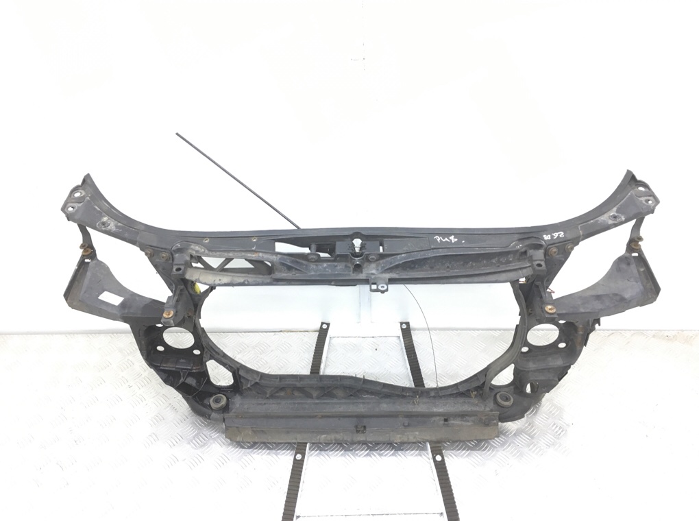 Панель передняя (телевизор) бу для Audi A4 B7 2.0 TDi, 2007 г. Панель передняя (телевизор) бу для Audi A4 B7 2.0 TDi, 2007 г.