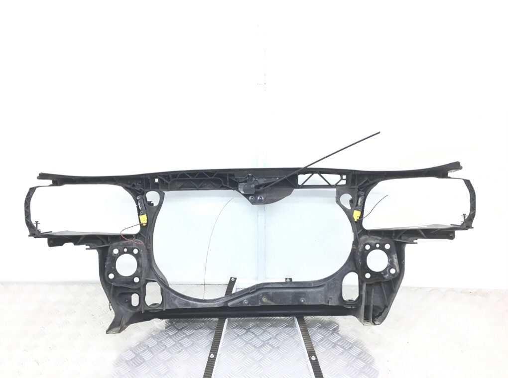 Панель передняя (телевизор) бу для Audi A4 B7 2.0 TDi, 2007 г. Панель передняя (телевизор) бу для Audi A4 B7 2.0 TDi, 2007 г.