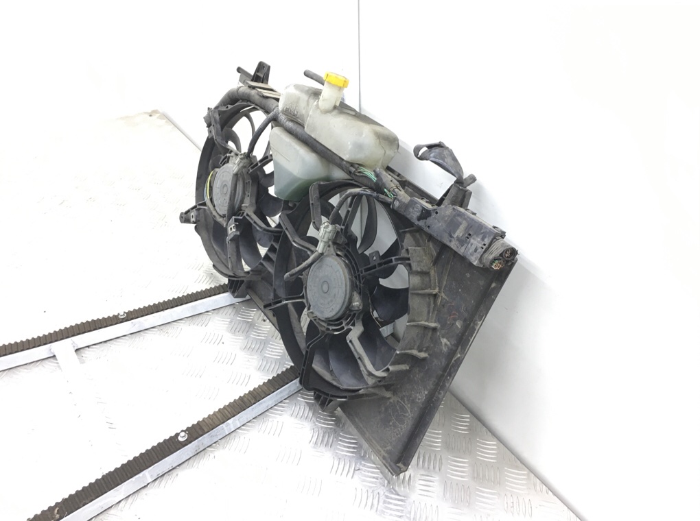 Вентилятор радиатора бу для Mazda 6 2 2.2 TD, 2010 г. Вентилятор радиатора бу для Mazda 6 2 2.2 TD, 2010 г.