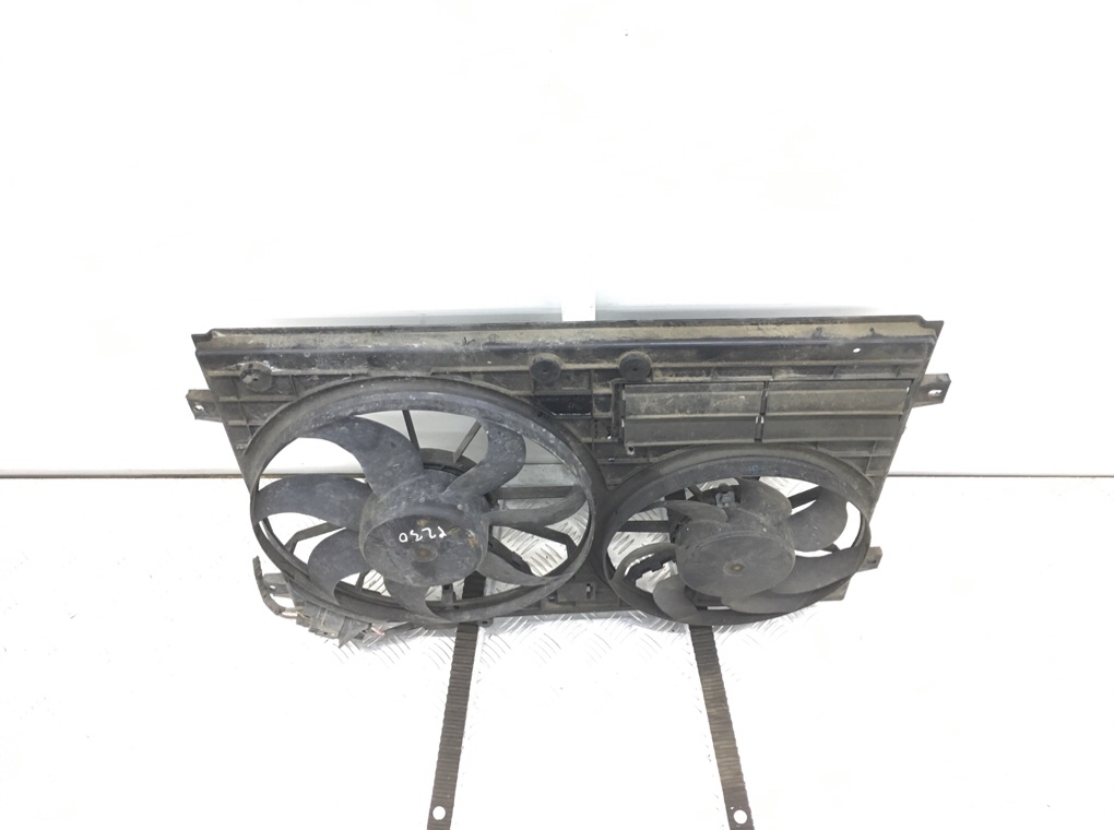 Вентилятор радиатора бу для Volkswagen Passat B6 2.0 TDi, 2007 г. Вентилятор радиатора бу для Volkswagen Passat B6 2.0 TDi, 2007 г.