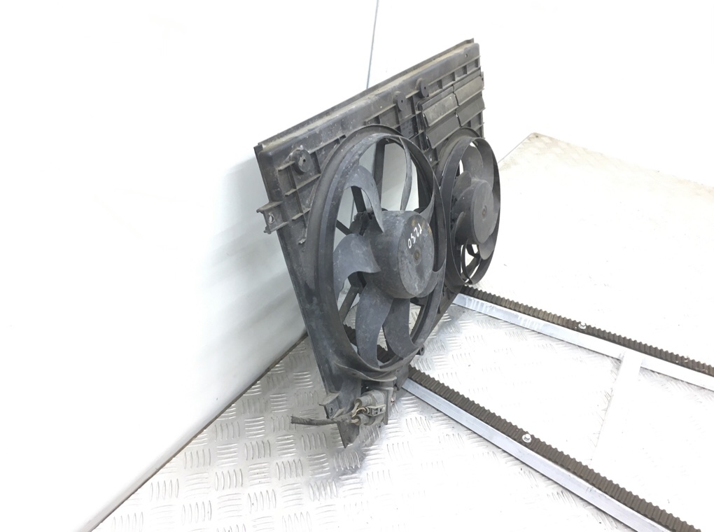 Вентилятор радиатора бу для Volkswagen Passat B6 2.0 TDi, 2007 г. Вентилятор радиатора бу для Volkswagen Passat B6 2.0 TDi, 2007 г.