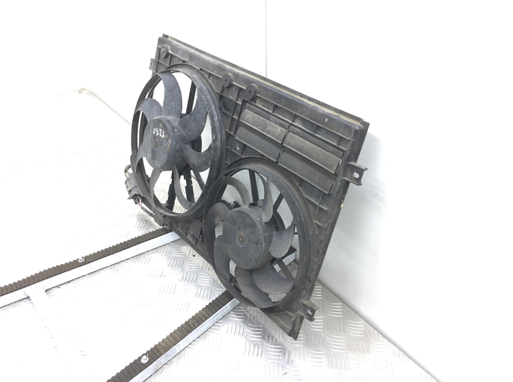 Вентилятор радиатора бу для Volkswagen Passat B6 2.0 TDi, 2007 г. Вентилятор радиатора бу для Volkswagen Passat B6 2.0 TDi, 2007 г.