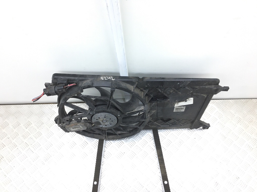 Вентилятор радиатора бу для Ford Focus 2 1.8 i,  2007 г.