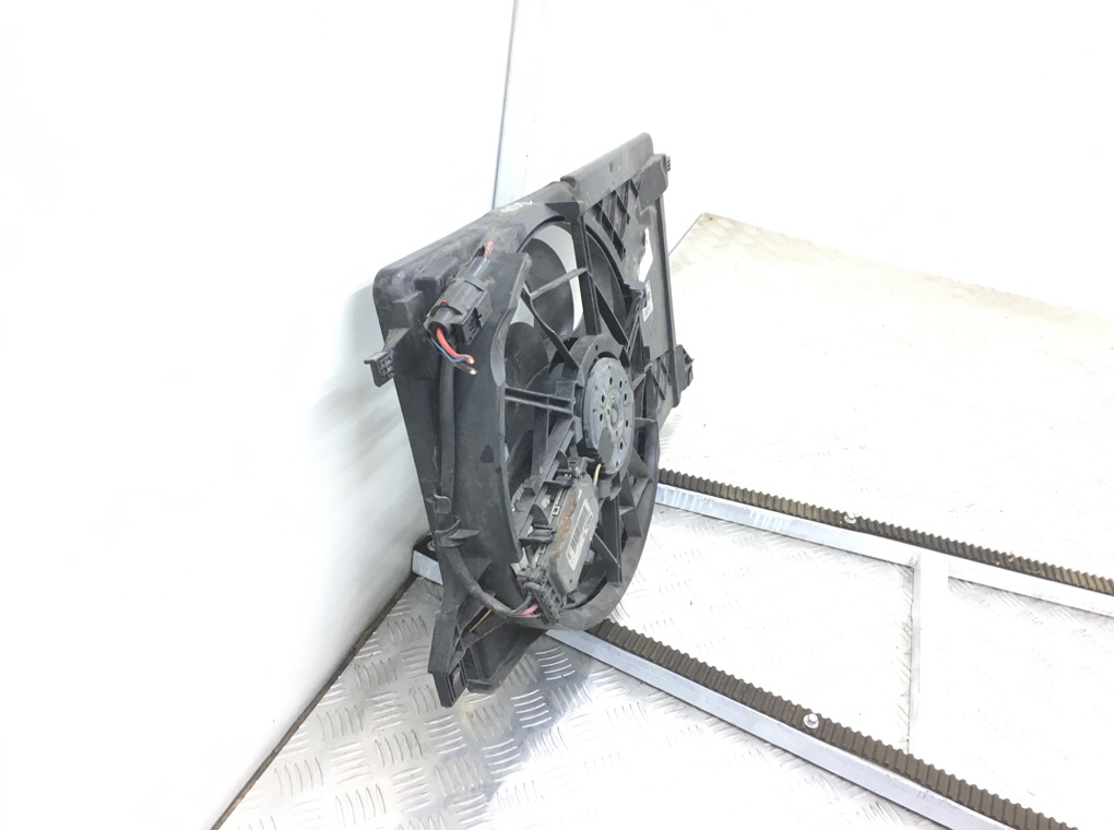 Вентилятор радиатора бу для Ford Focus 2 1.8 i,  2007 г.