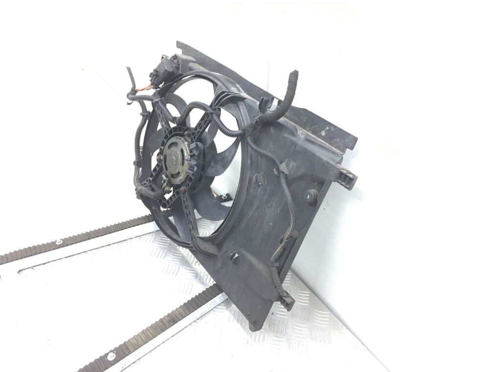 Вентилятор радиатора бу для Opel Corsa D 1.4 i,  2009 г.