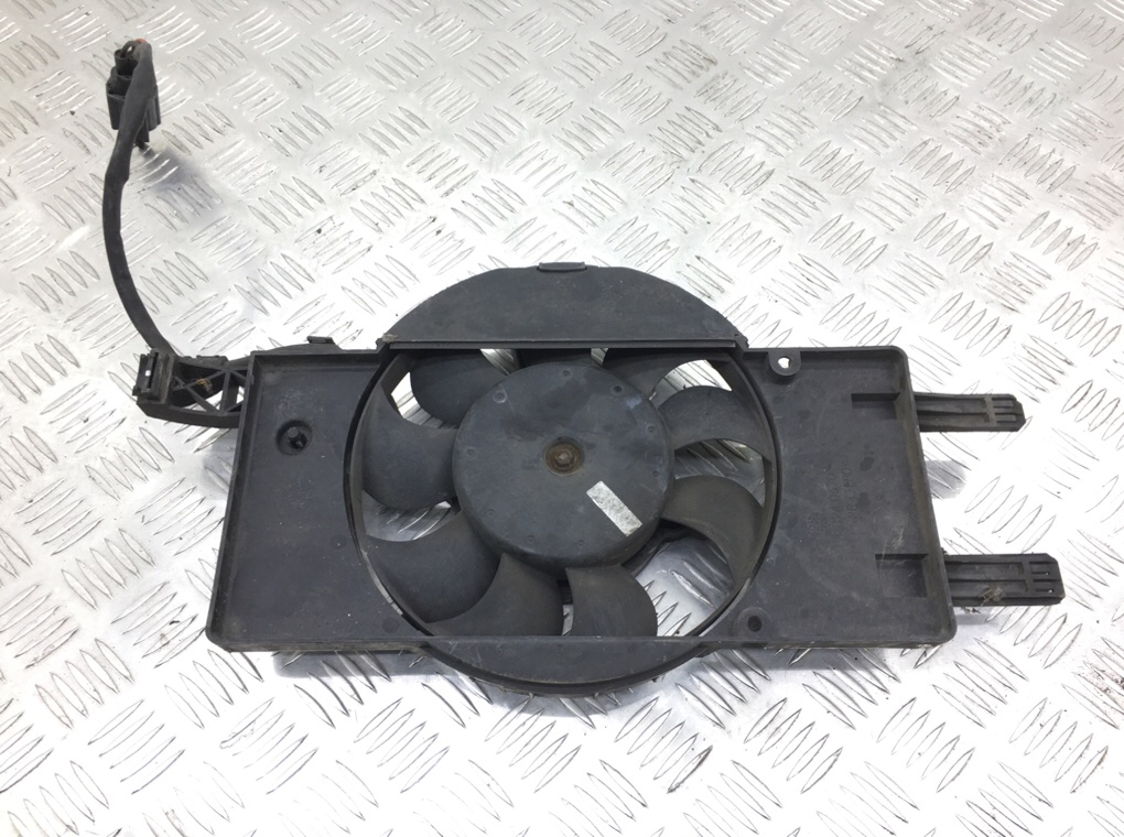 Вентилятор радиатора бу для Ford Focus 3 1.0 i,  2013 г.
