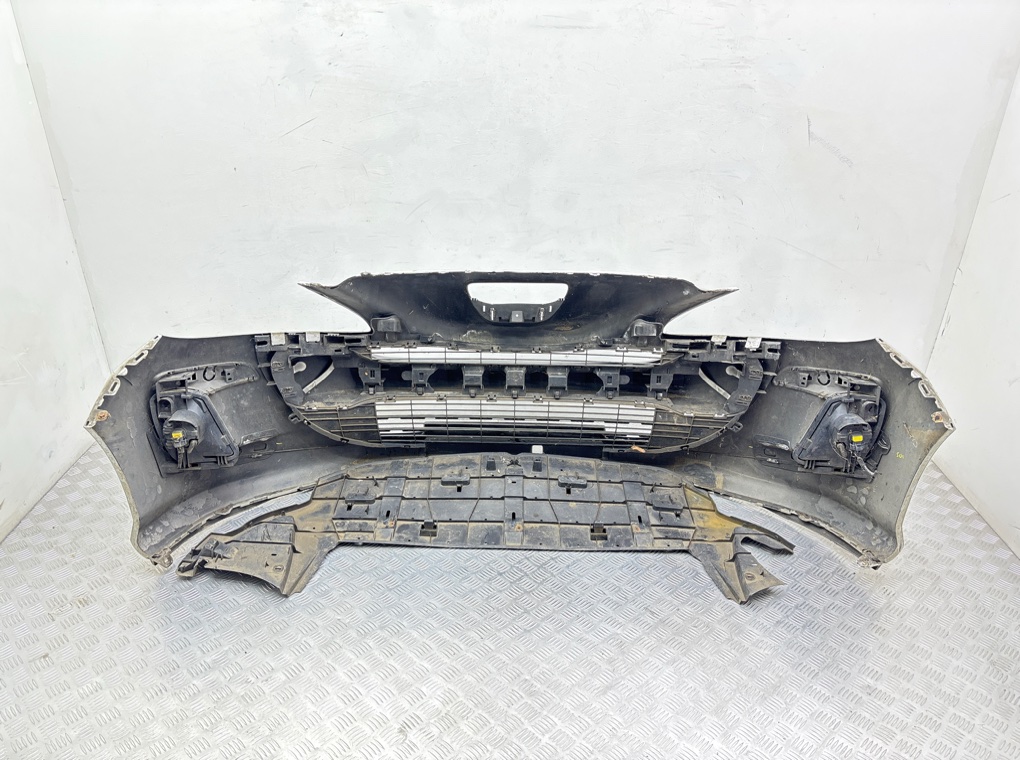 Бампер передний бу для Peugeot 308 T7 1.6 HDi, 2010 г. Бампер передний бу для Peugeot 308 T7 1.6 HDi, 2010 г.